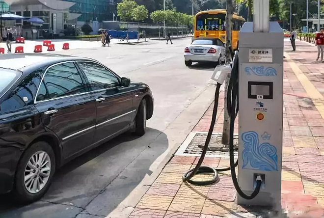 5G已來，5G智慧路燈有機(jī)會勝出嗎.webp.jpg